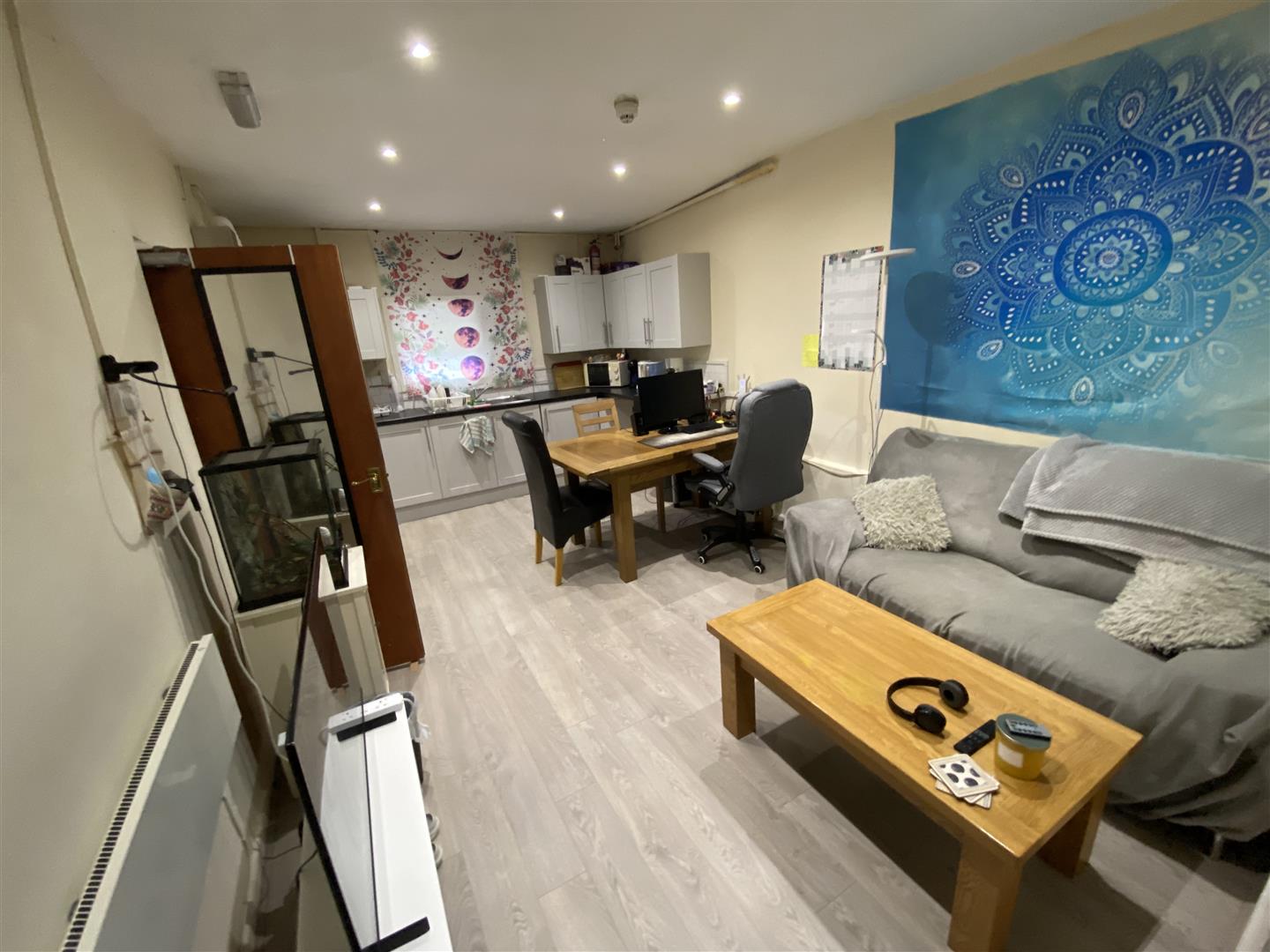 flat for rent wood road