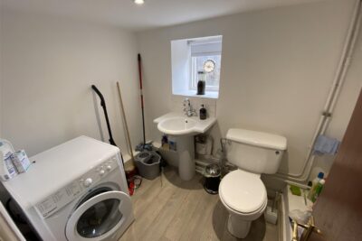 flat for rent wood road