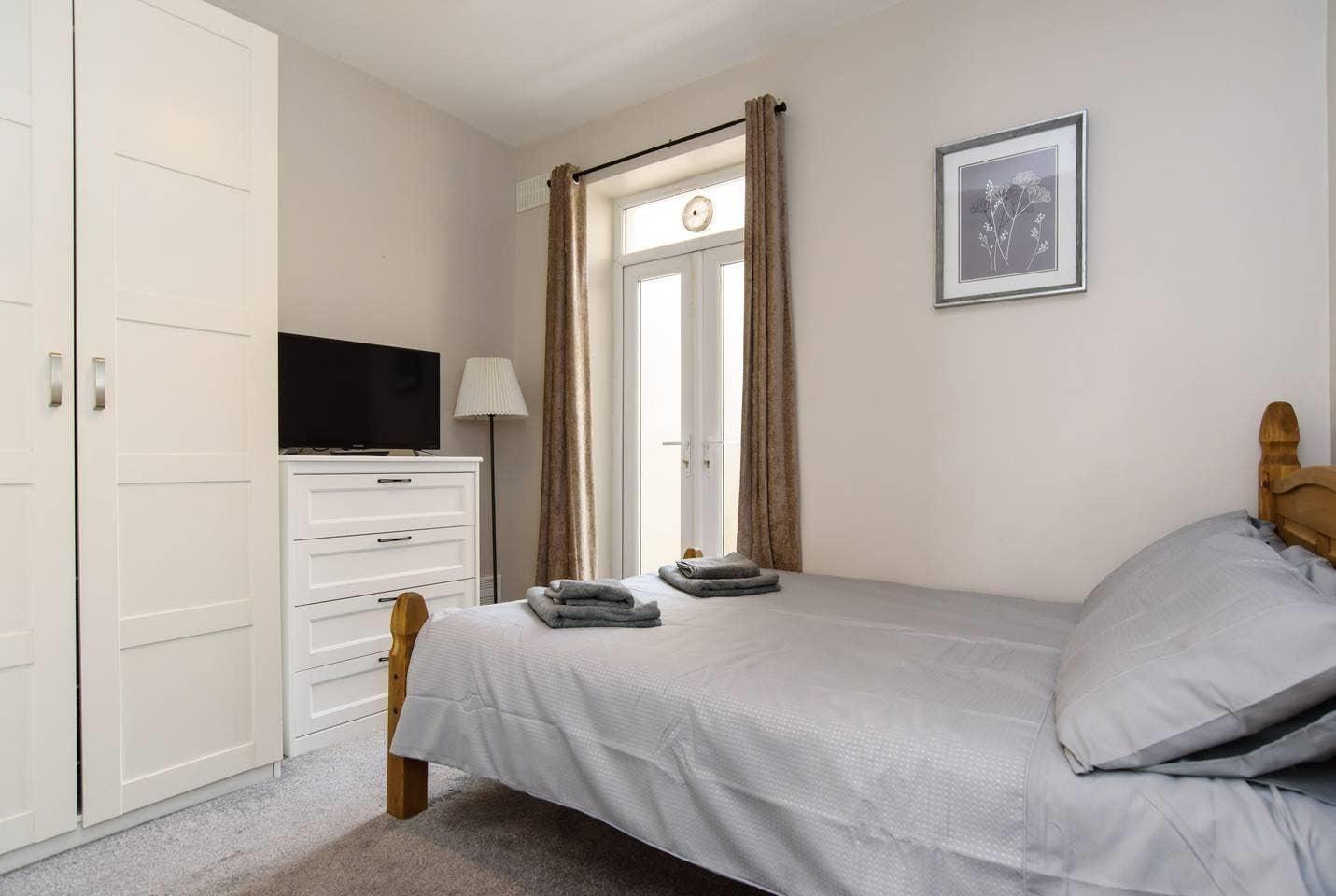 apartment for rent moira terrace