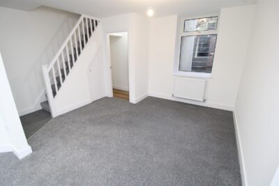 house - terraced for rent clydach road