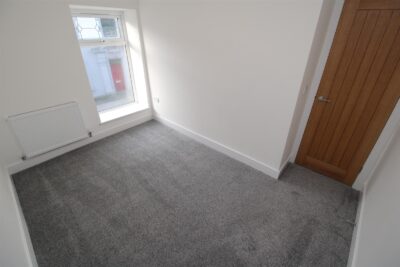 house - terraced for rent clydach road