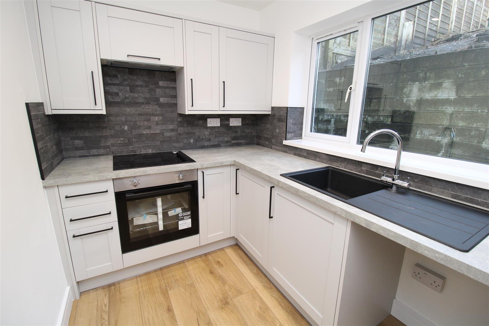 house - terraced for rent clydach road