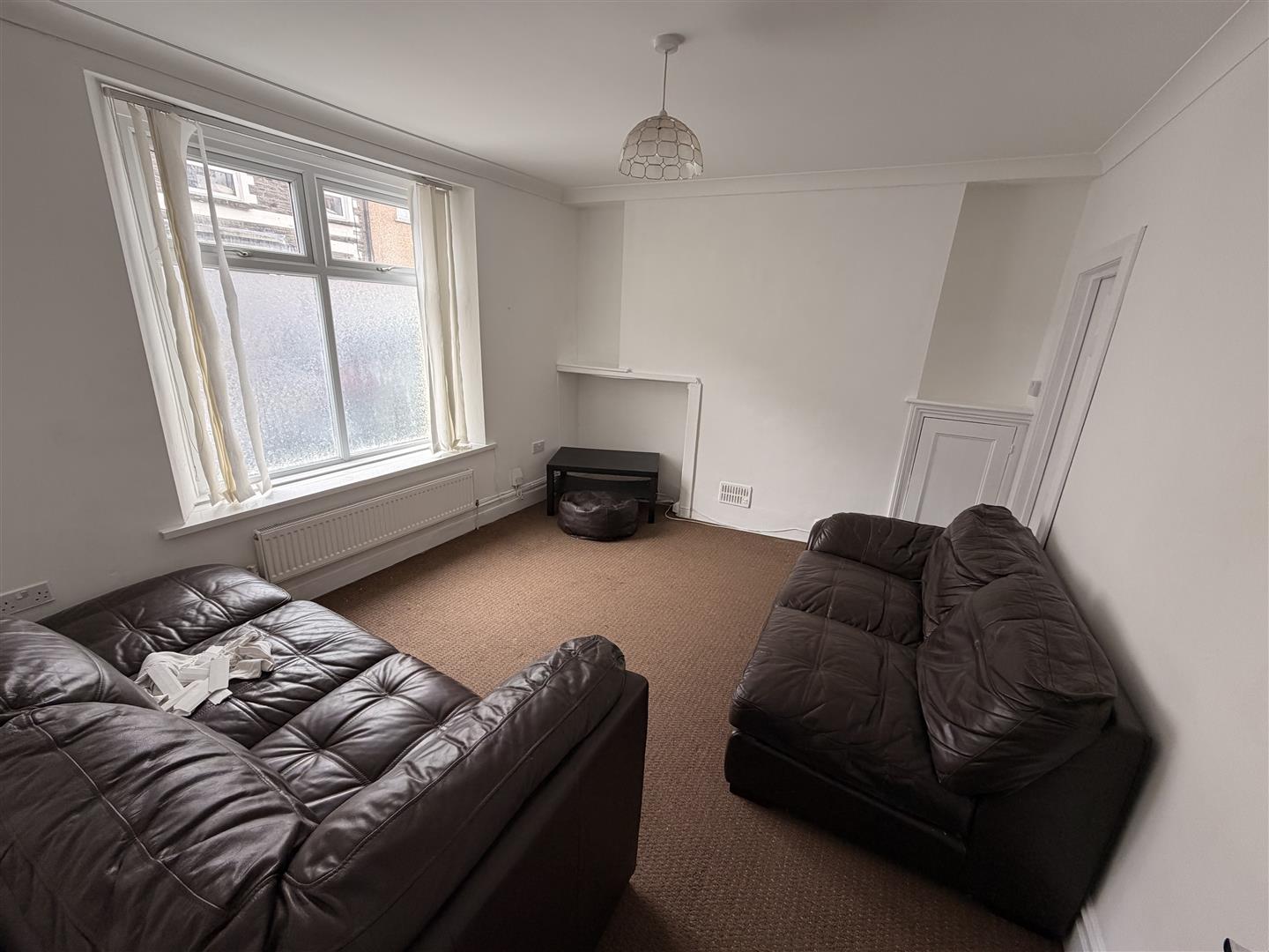 house - terraced for rent wood road