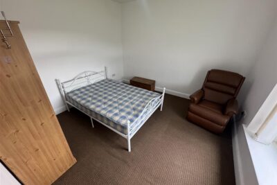 house - terraced for rent wood road