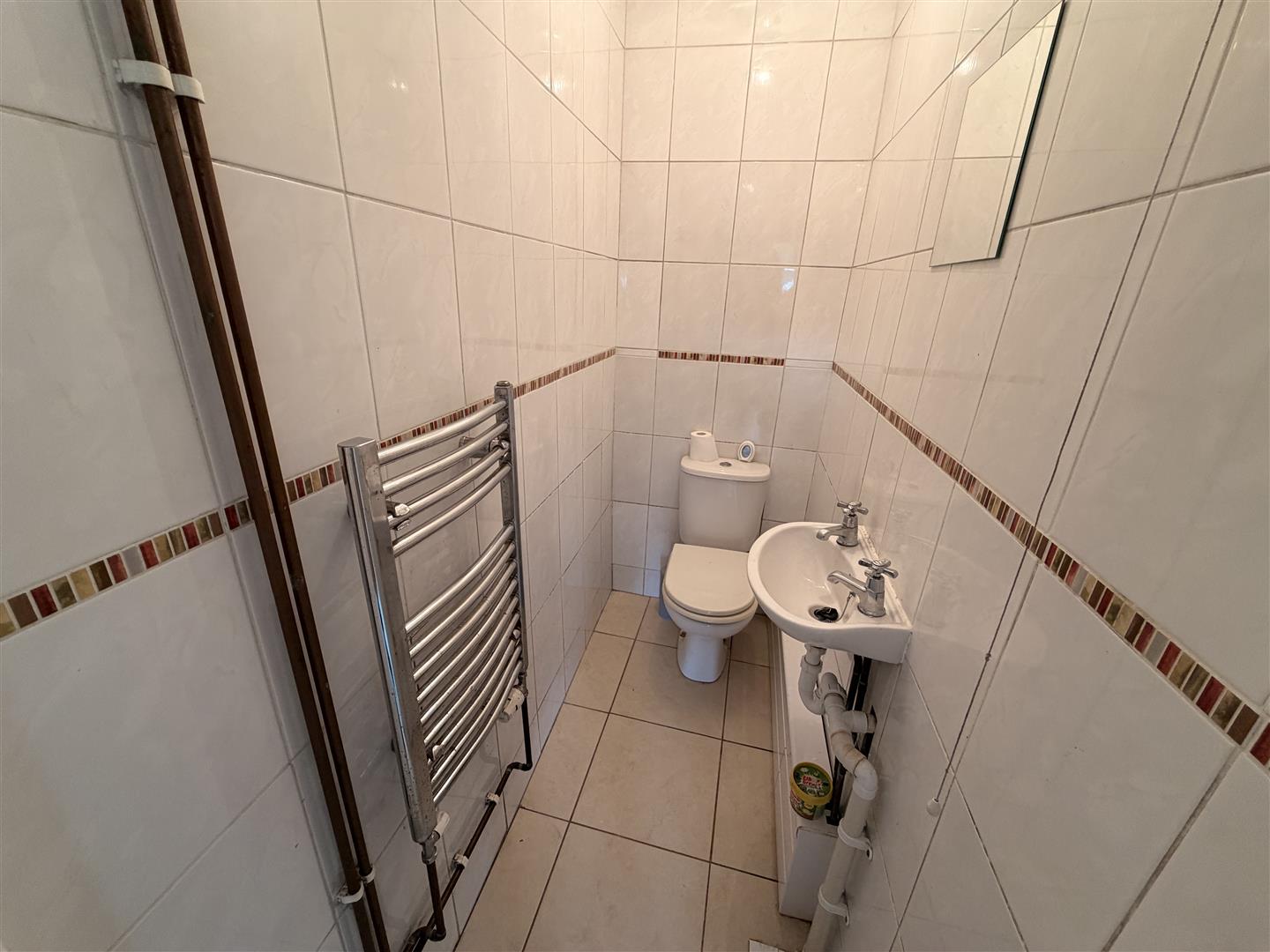 house - terraced for rent wood road