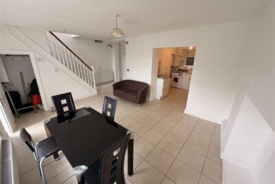 house - terraced for rent wood road