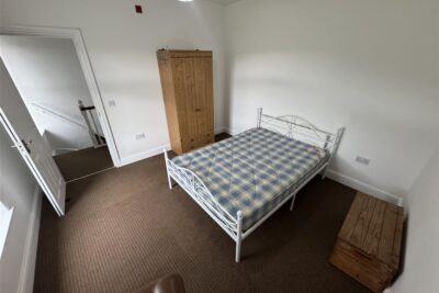 house - terraced for rent wood road