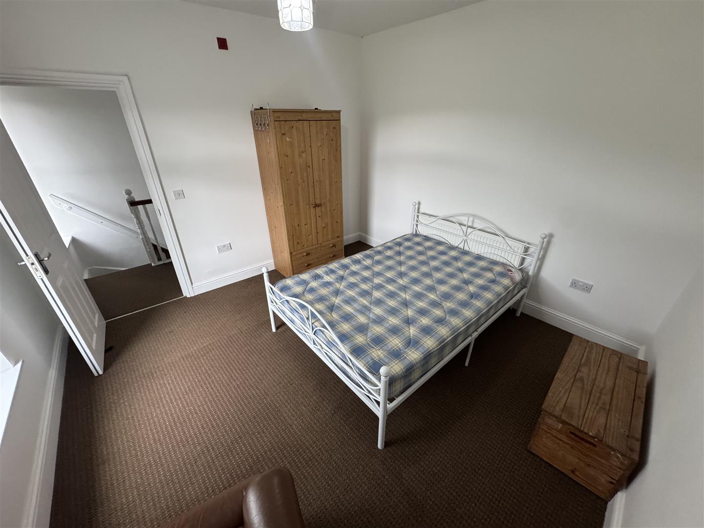 house - terraced for rent wood road