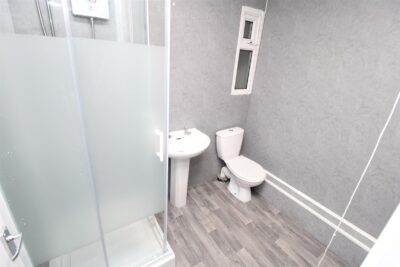 house - terraced for rent laura street