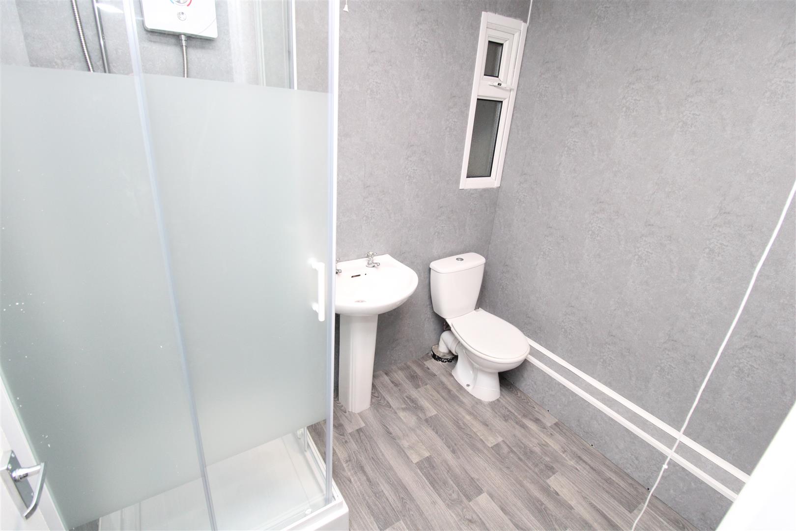 house - terraced for rent laura street