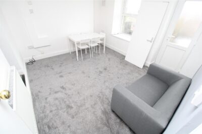 house - terraced for rent laura street