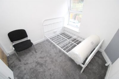 house - terraced for rent laura street