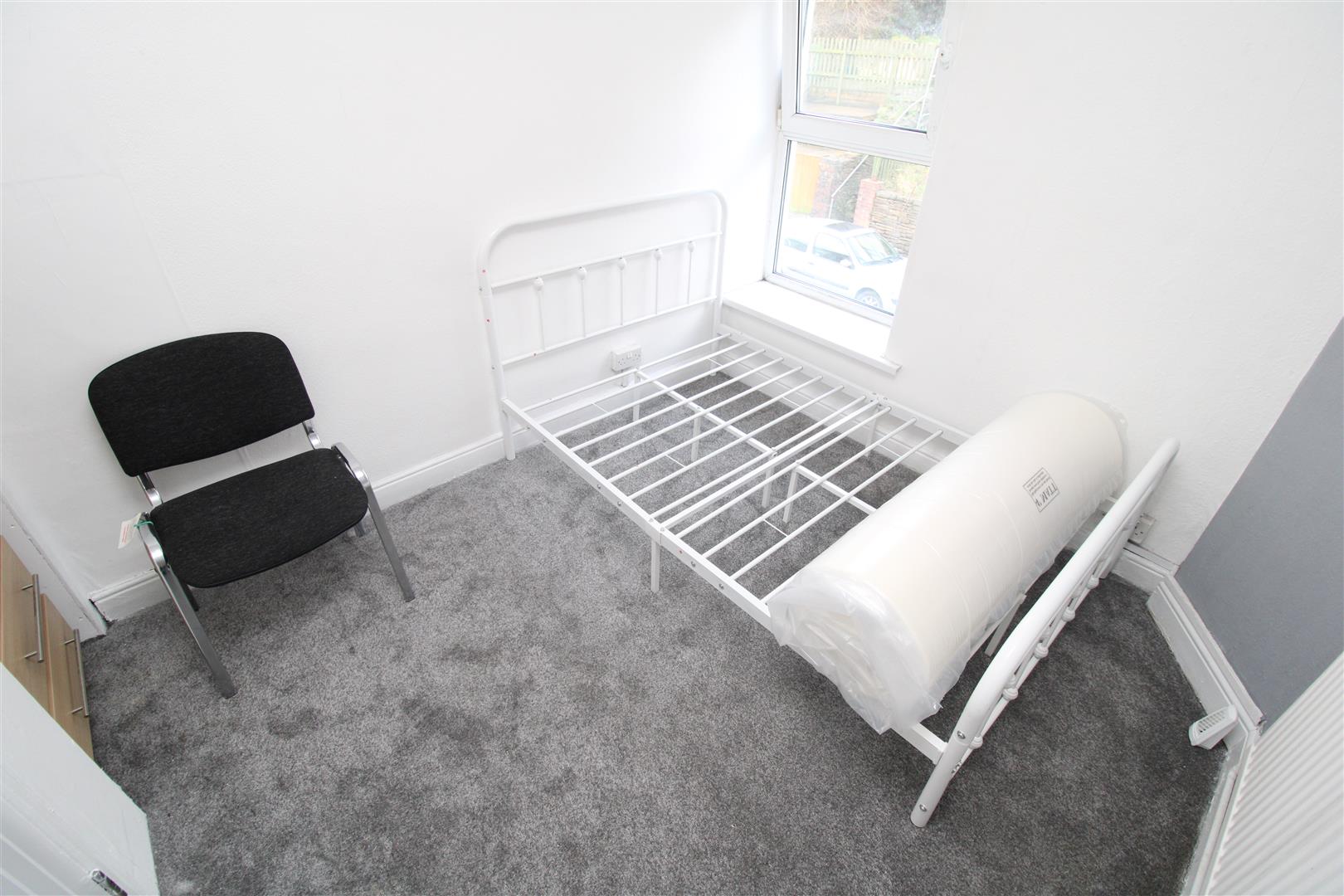 house - terraced for rent laura street