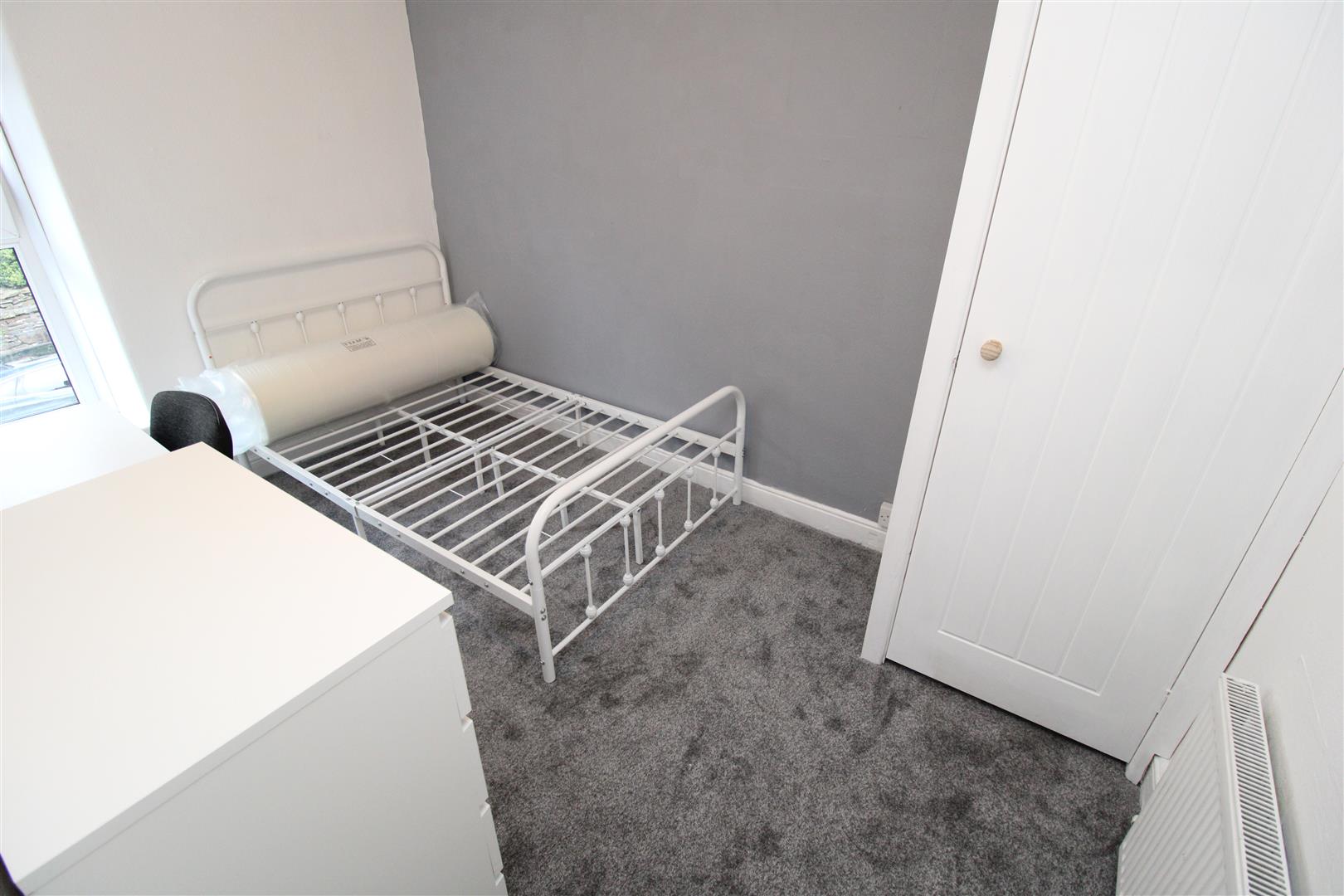 house - terraced for rent laura street