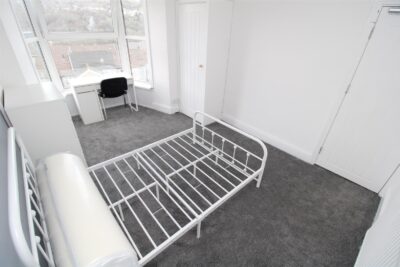 house - terraced for rent laura street