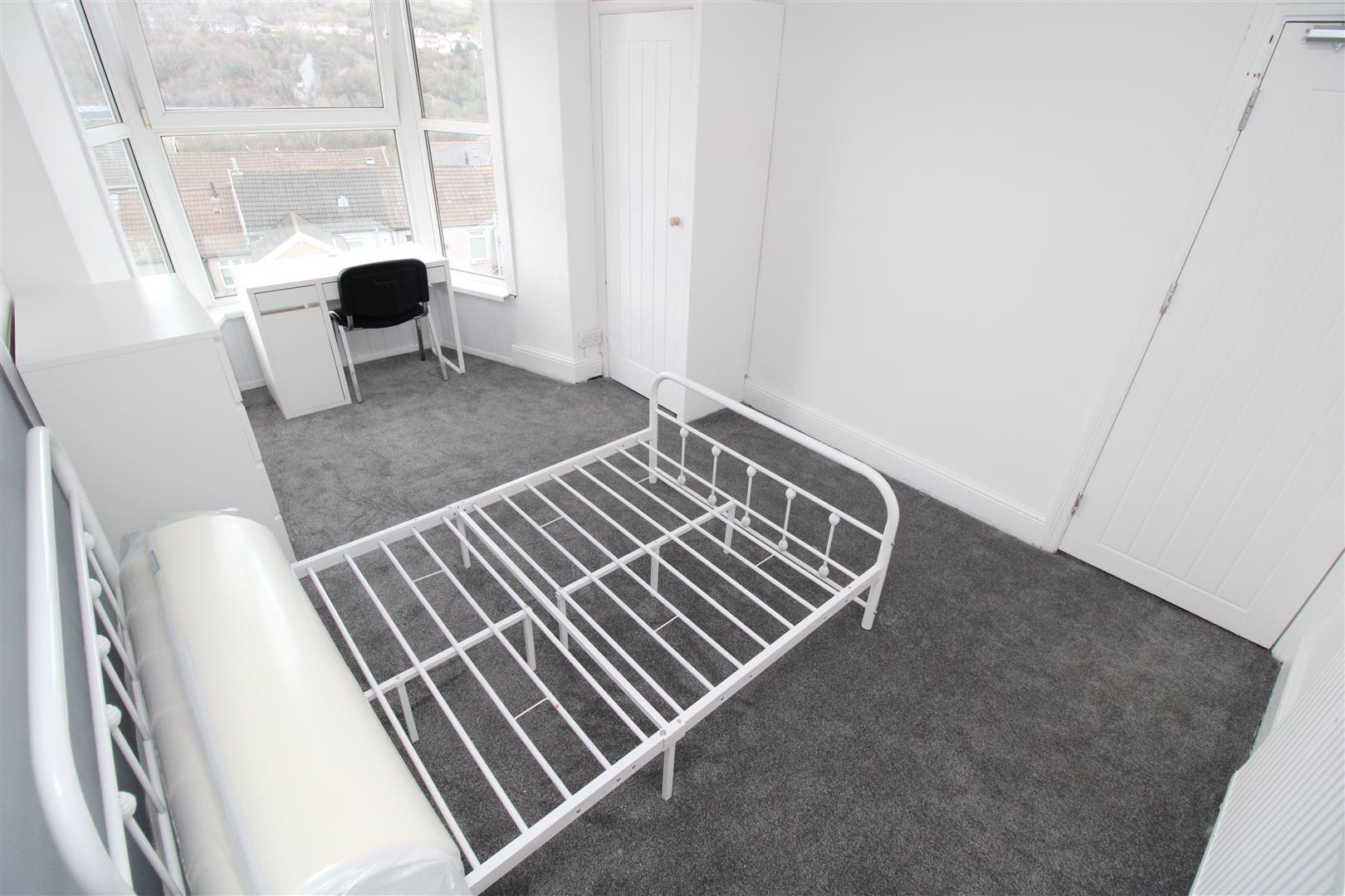 house - terraced for rent laura street