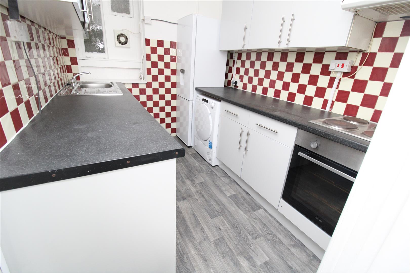 house - terraced for rent laura street