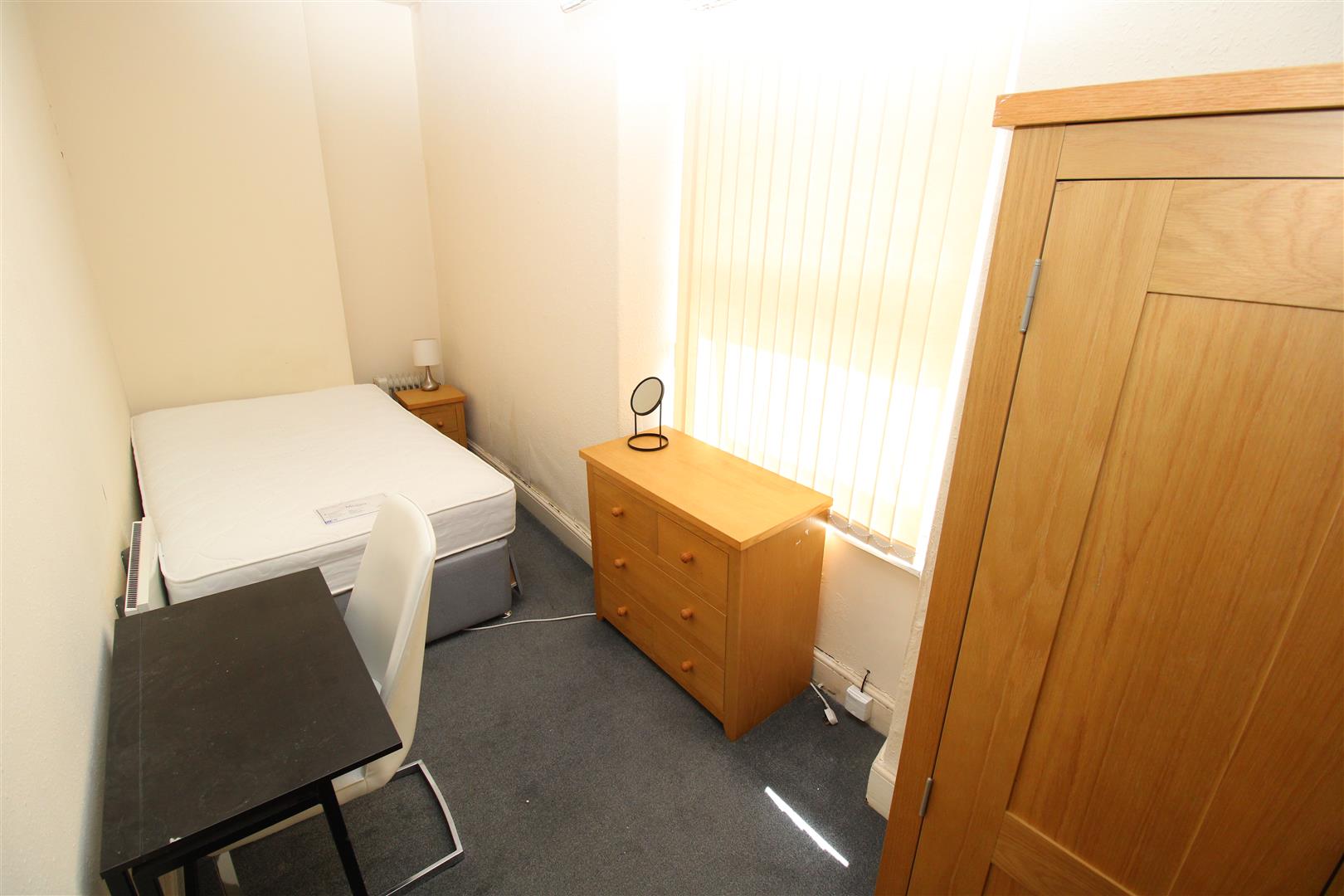 flat for rent wood road