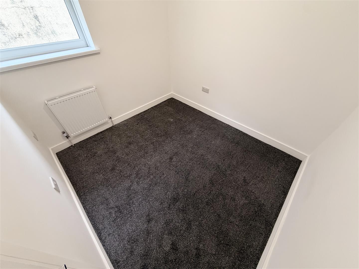 house - terraced for rent pentreguinea road