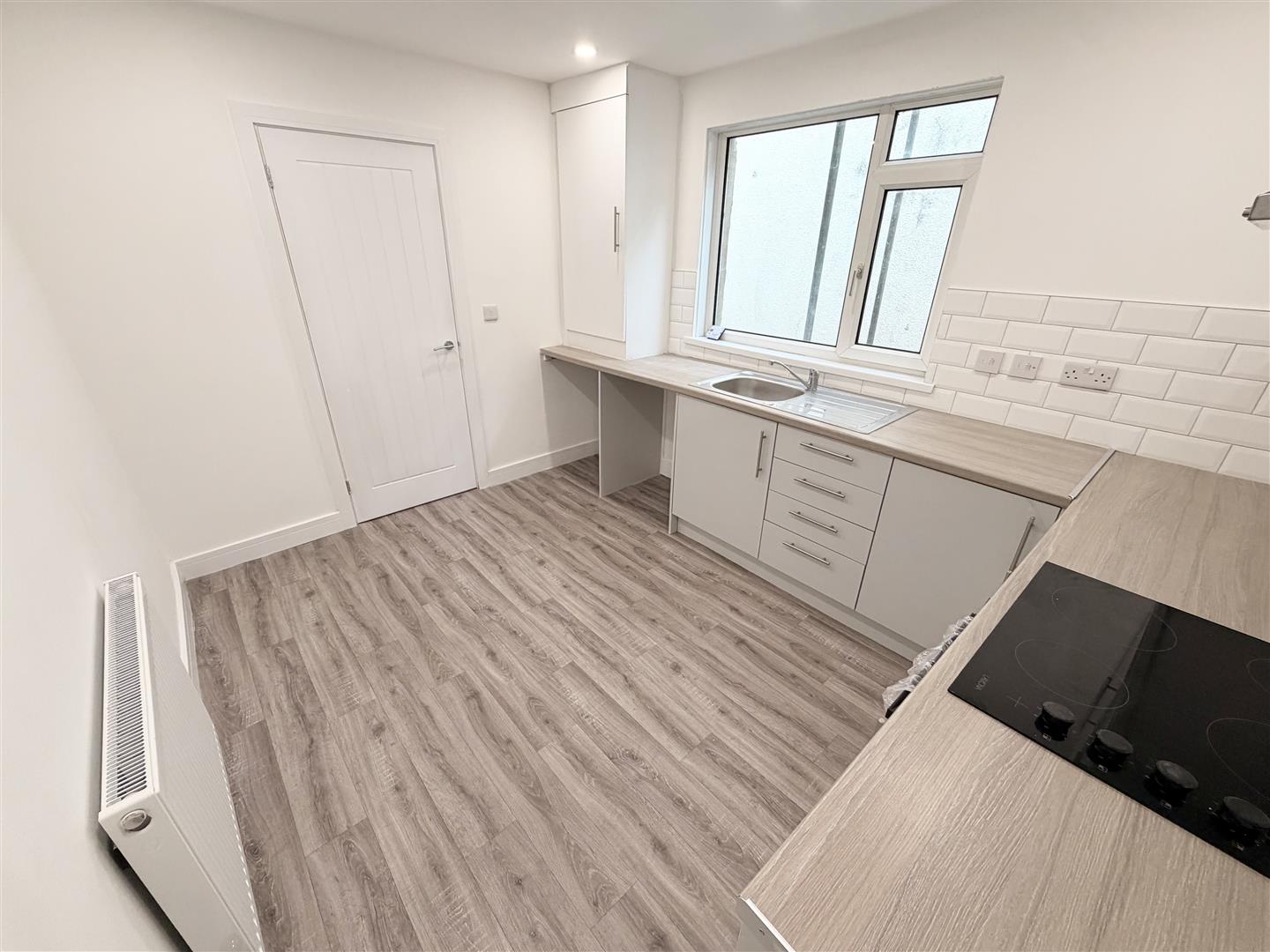 house - terraced for rent pentreguinea road