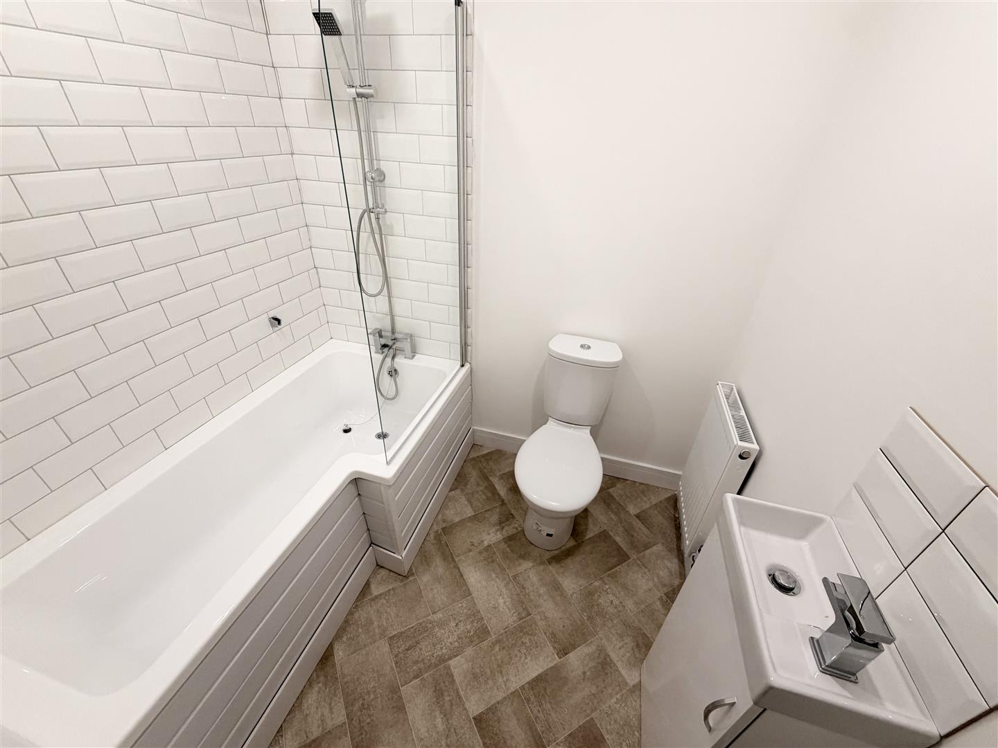 house - terraced for rent pentreguinea road