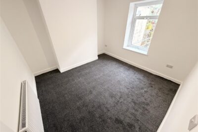 house - terraced for rent pentreguinea road