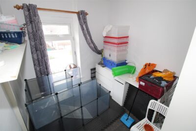 house - terraced for rent birchwood avenue