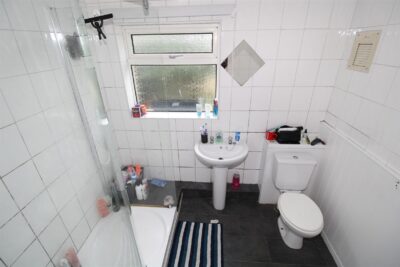 house - terraced for rent birchwood avenue