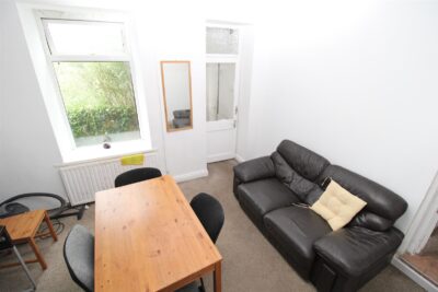 house - terraced for rent laura street