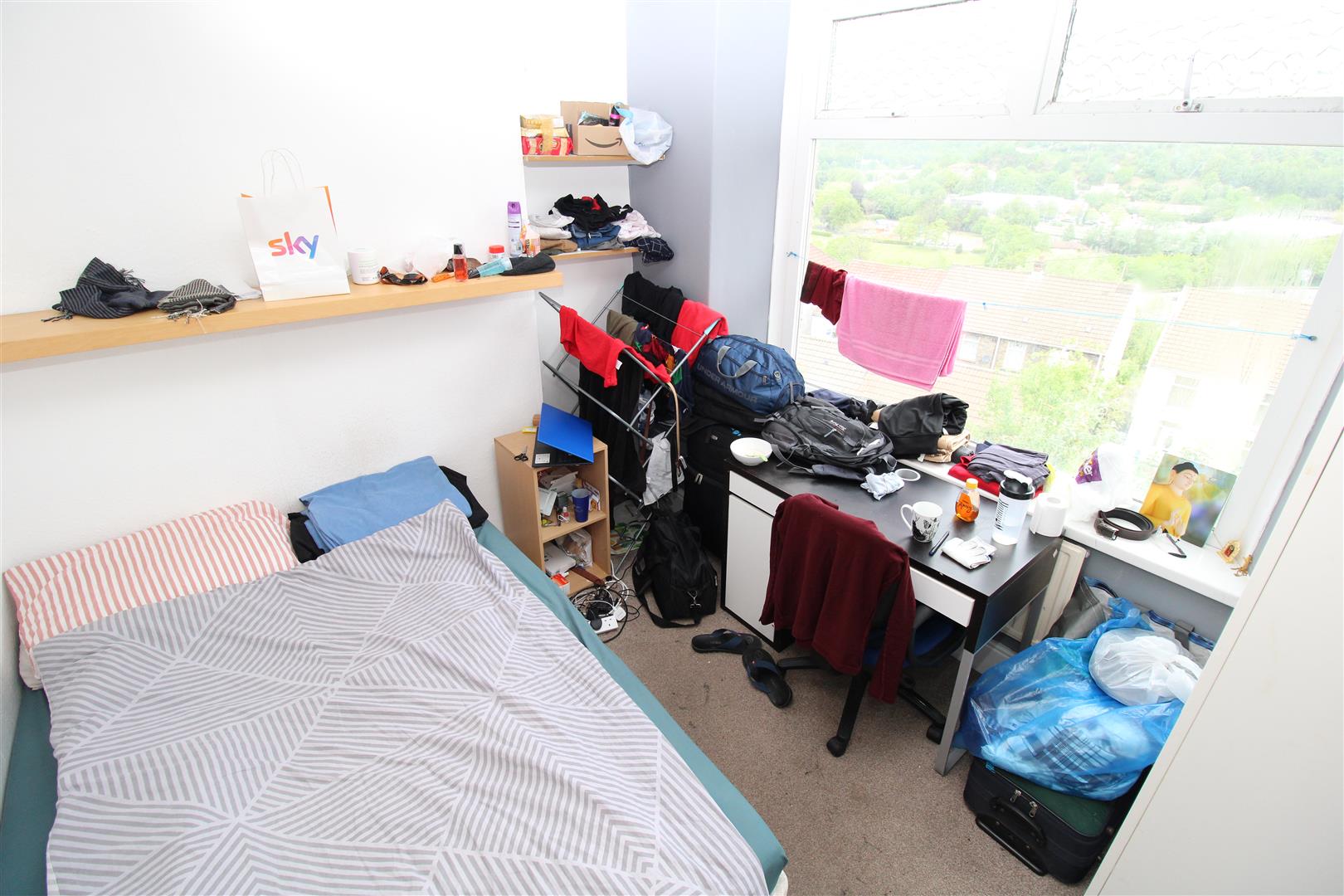 house - terraced for rent laura street