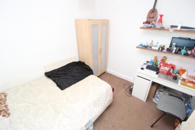 house - terraced for rent laura street