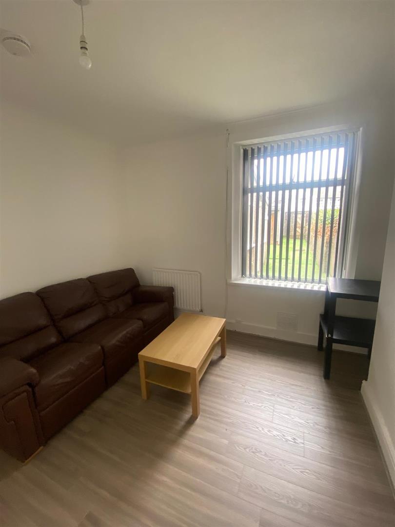 house - terraced for rent queen street