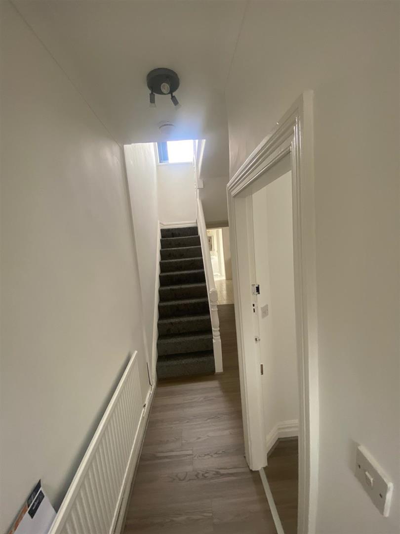 house - terraced for rent queen street