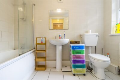 house - terraced for rent queen street