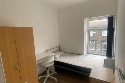 house - terraced for rent queen street