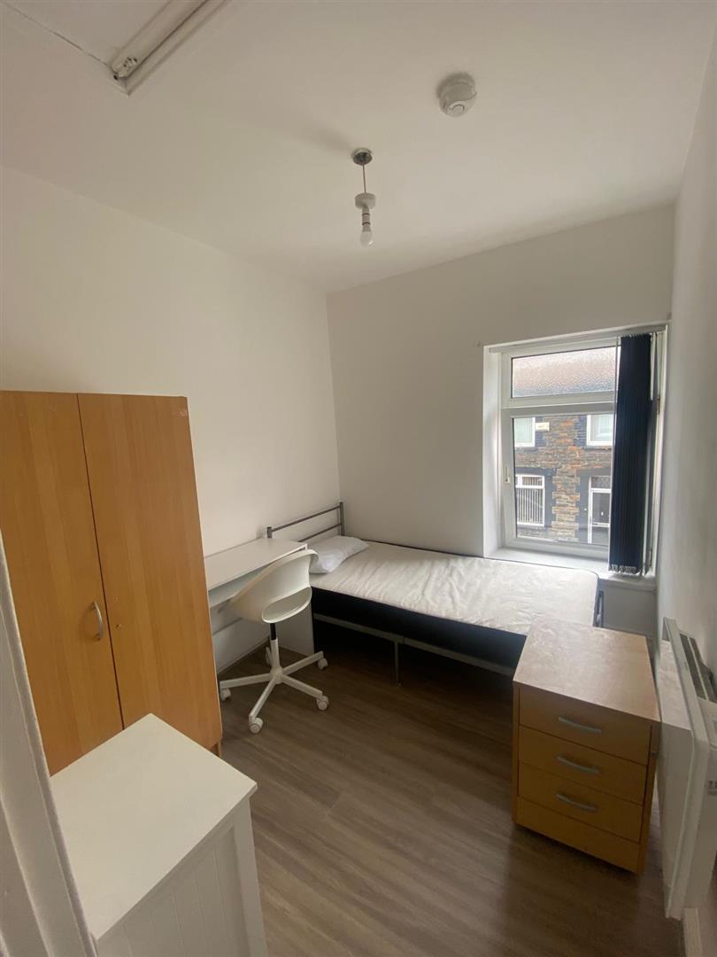 house - terraced for rent queen street