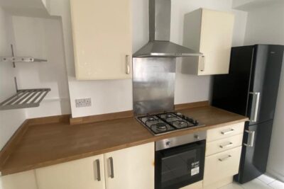 house - terraced for rent queen street