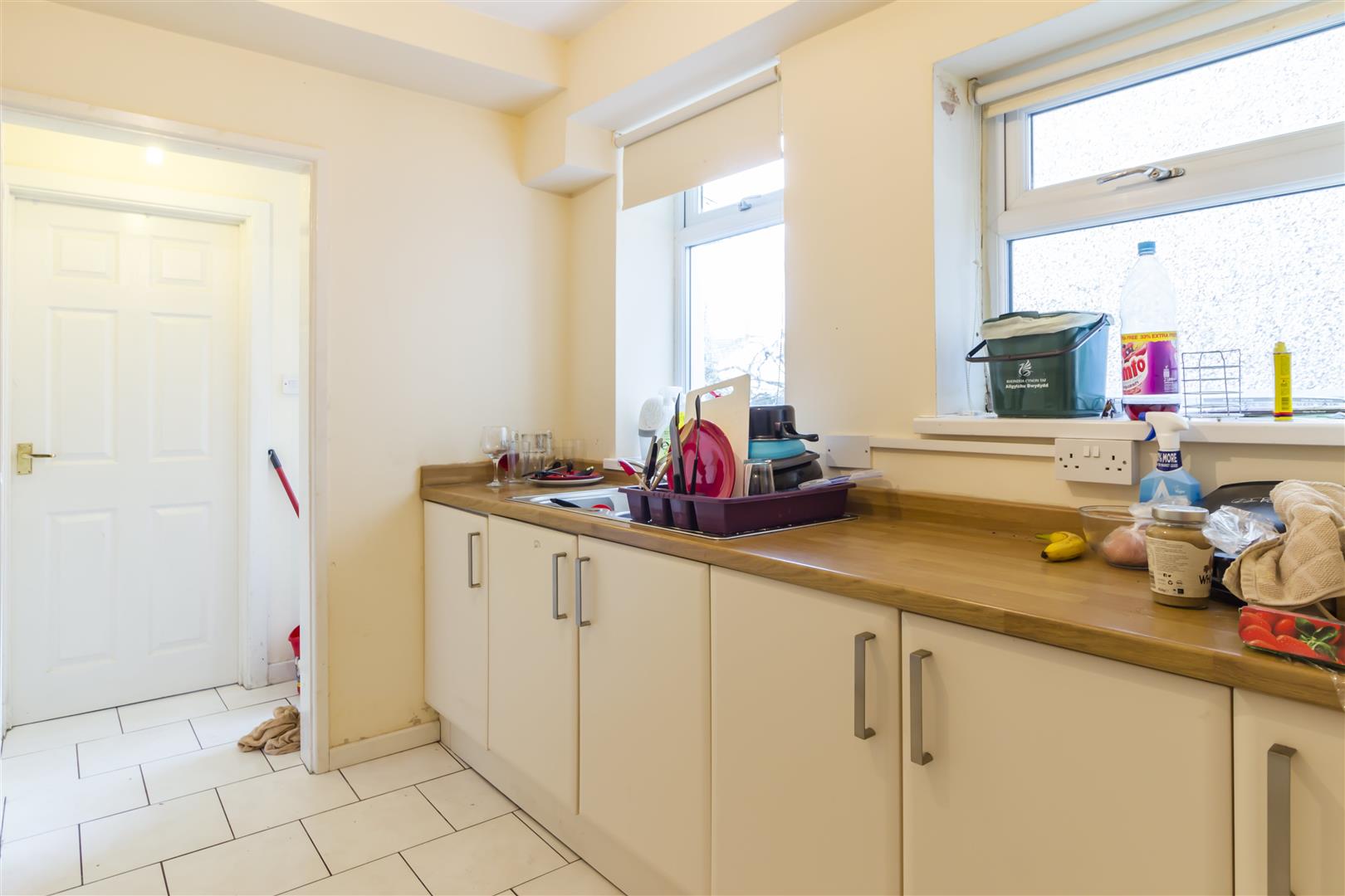 house - terraced for rent queen street