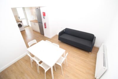 house - terraced for rent tower street