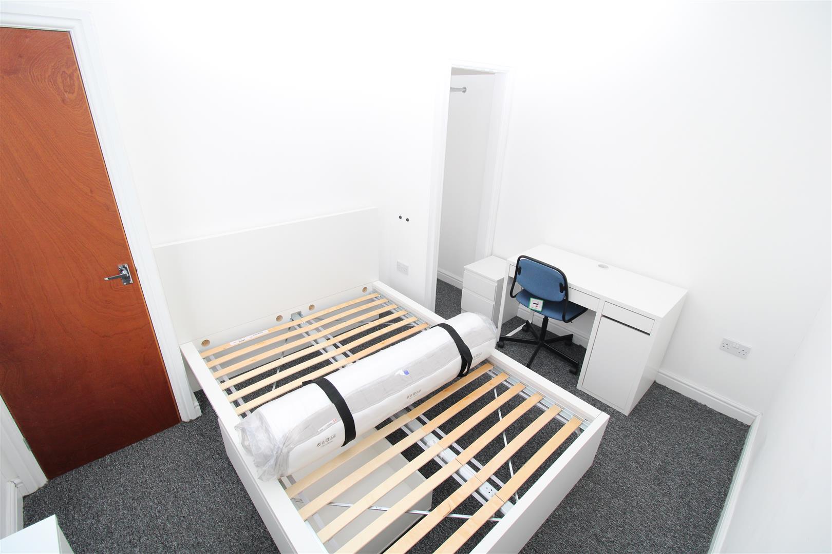 house - terraced for rent tower street