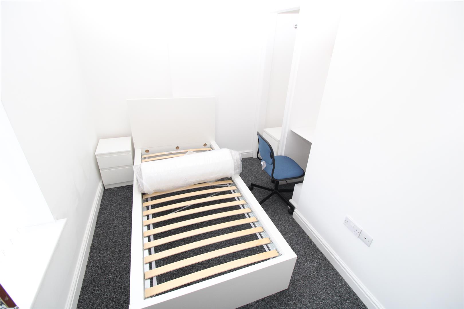 house - terraced for rent tower street