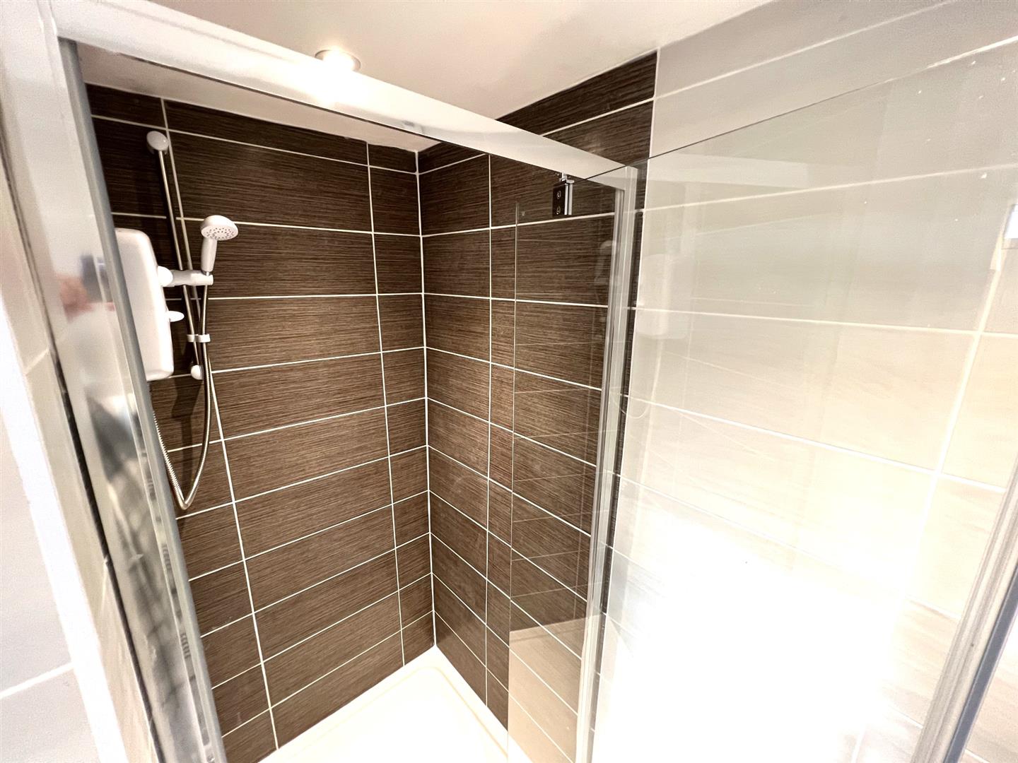 house - terraced for rent ashfield road