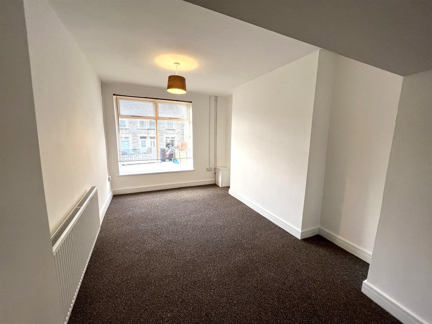 house - terraced for rent ashfield road