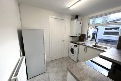 house - terraced for rent ashfield road