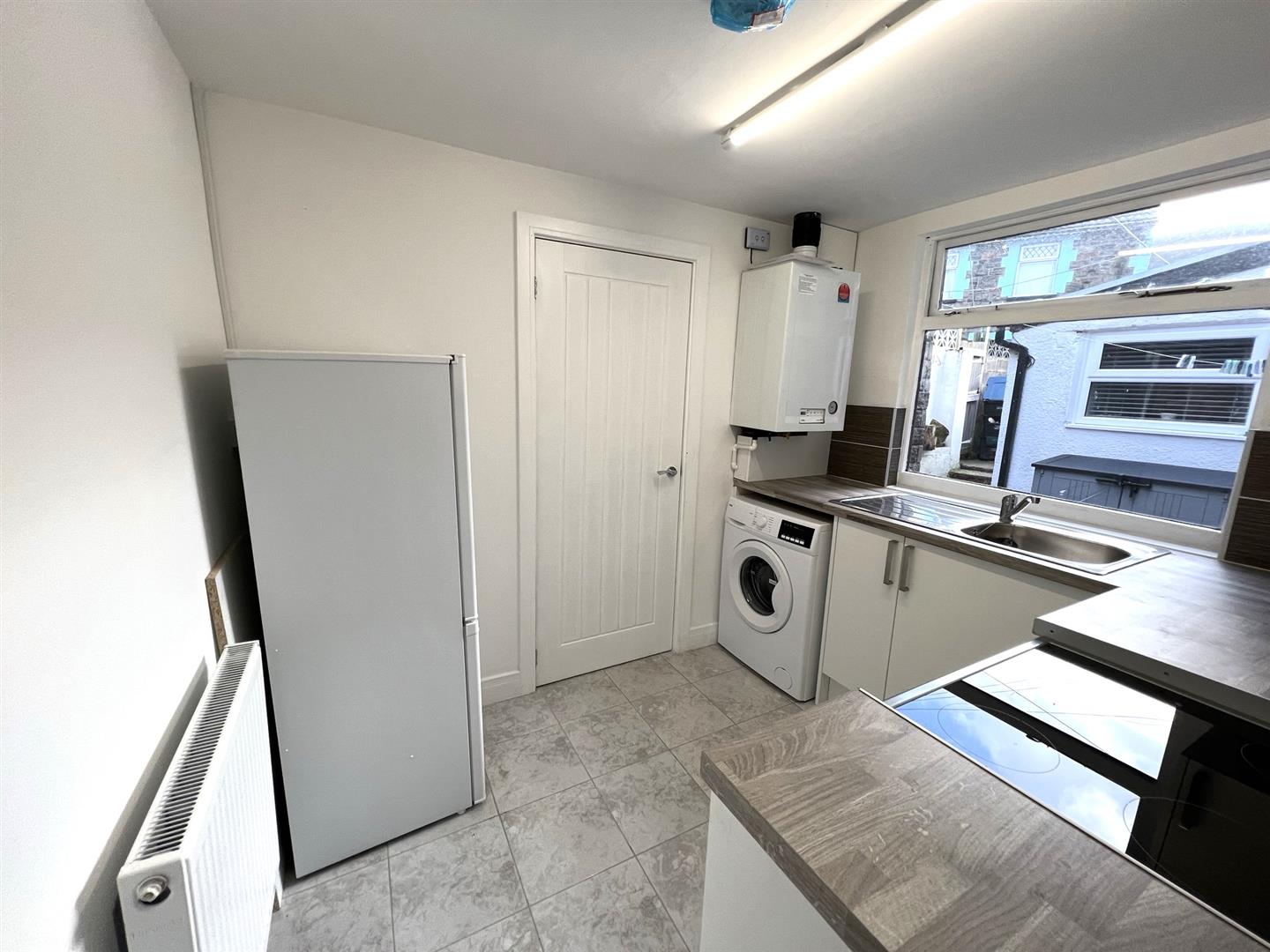 house - terraced for rent ashfield road