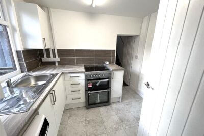 house - terraced for rent ashfield road