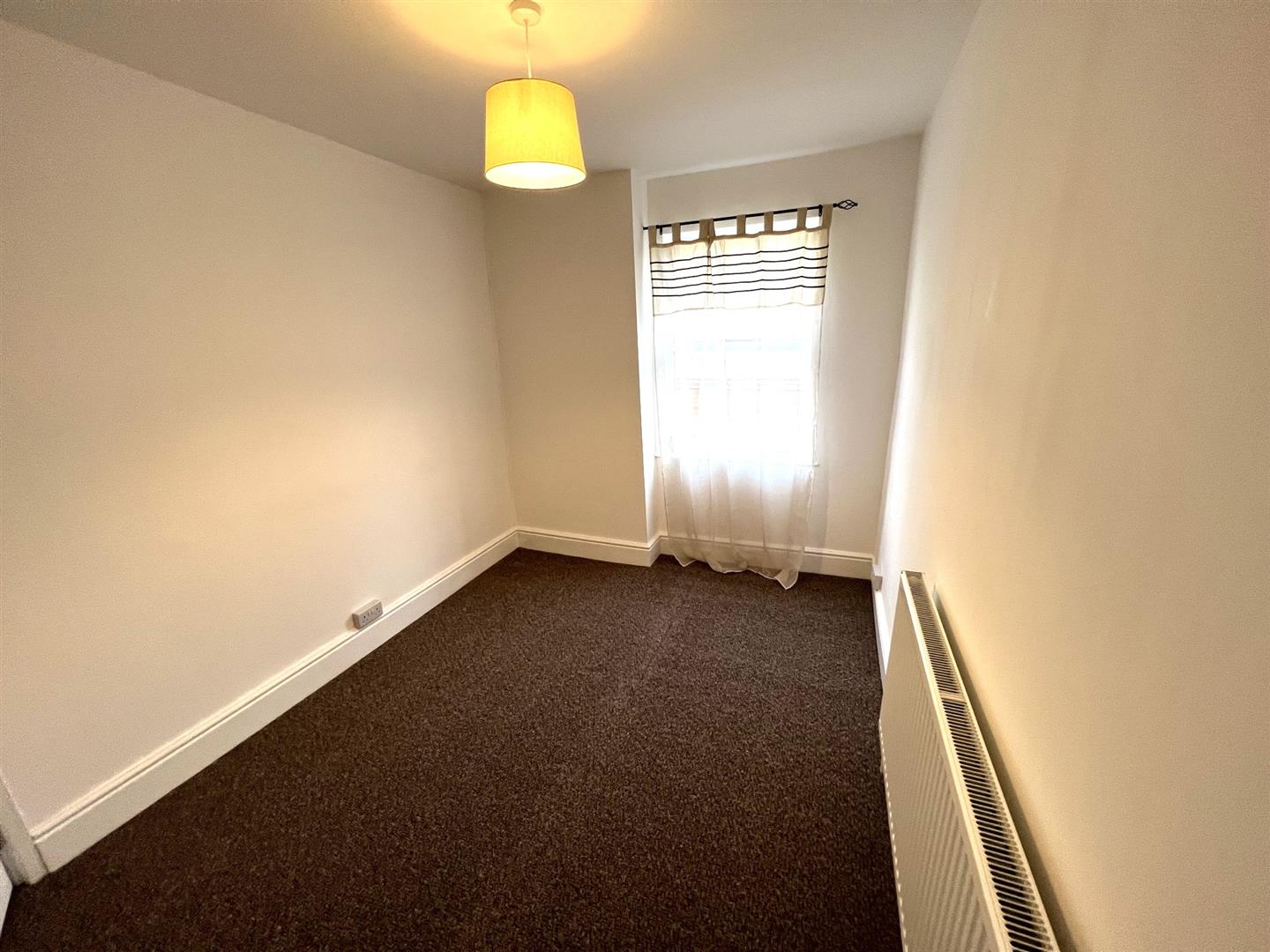 house - terraced for rent ashfield road