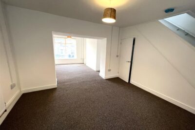 house - terraced for rent ashfield road