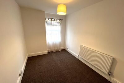 house - terraced for rent ashfield road