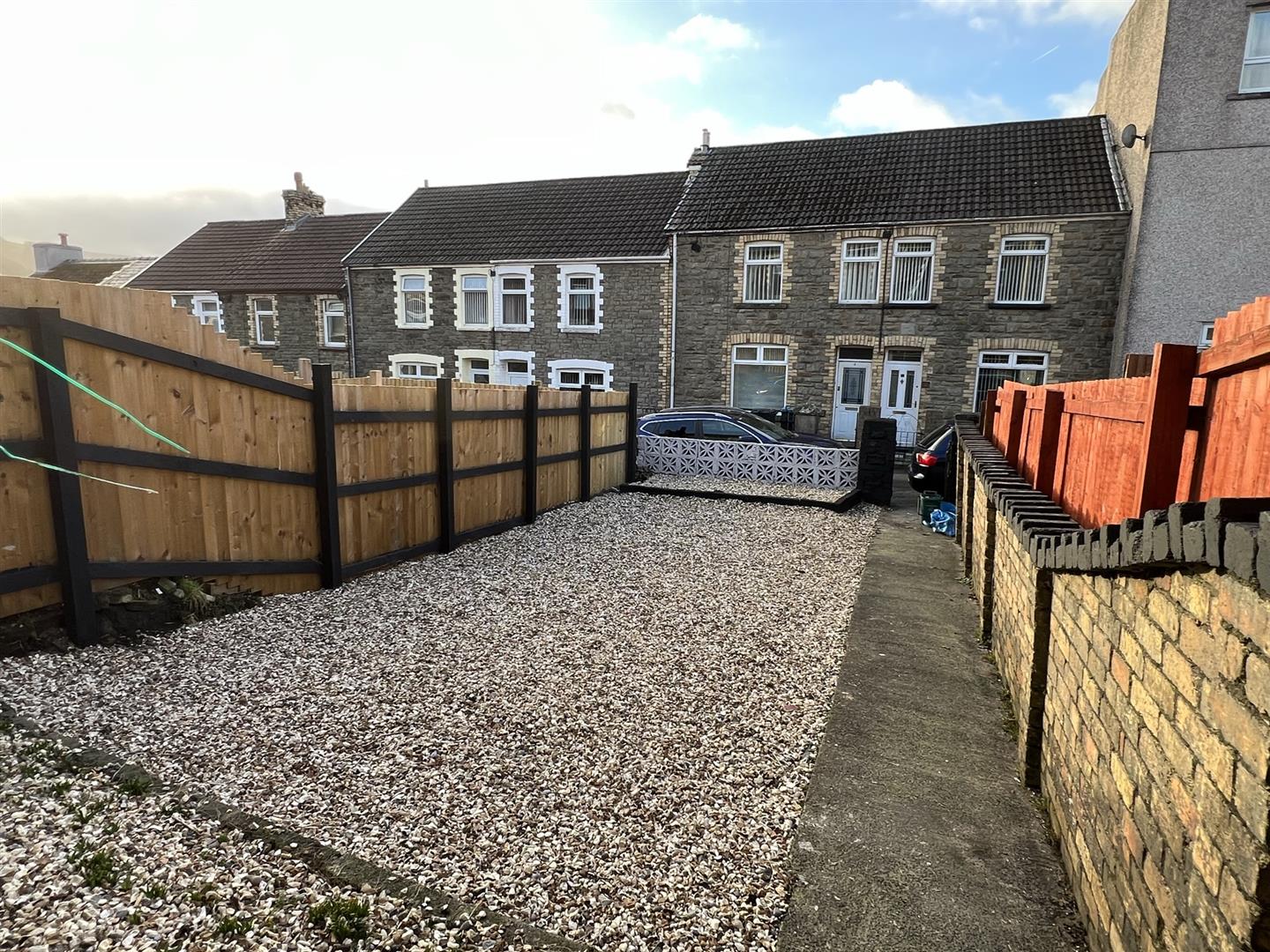house - terraced for rent ashfield road